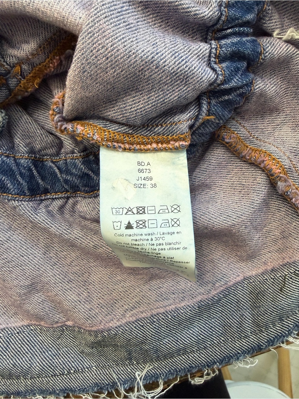 Ganni Lavender-Blue Denim Top with Contrast Stitching - Picture 10 of 10